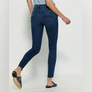 7 For All Mankind Gwenevere Denim Skinny Jeans size 27